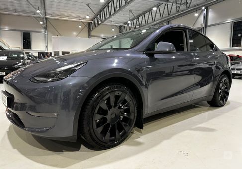 Tesla Model Y, 2021