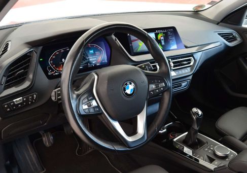 BMW 118, 2021