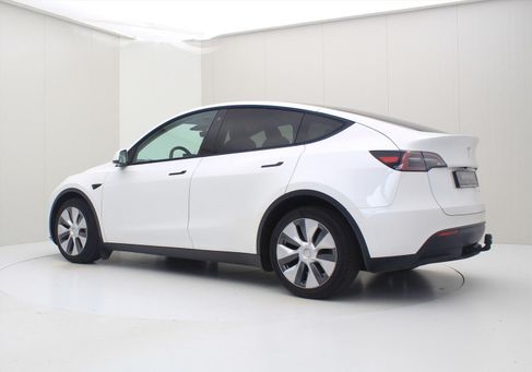 Tesla Model Y, 2023 3