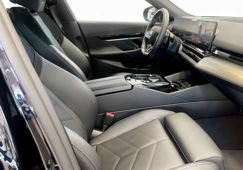 BMW 530, 2025