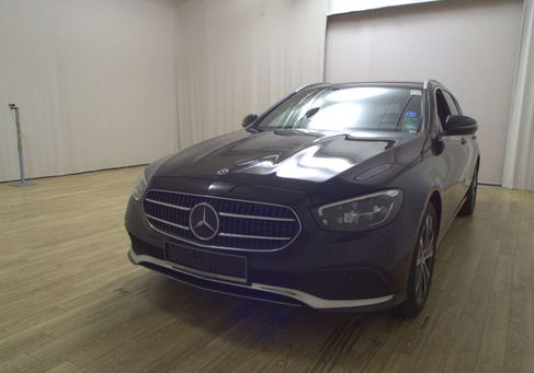 Mercedes-Benz E 300, 2022 2