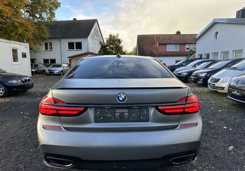BMW 750, 2018