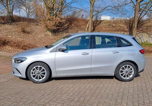 Mercedes-Benz B 200, 2022
