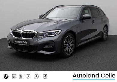 BMW 330, 2022