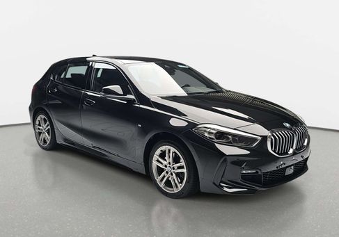 BMW 118, 2022