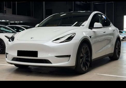 Tesla Model Y, 2022