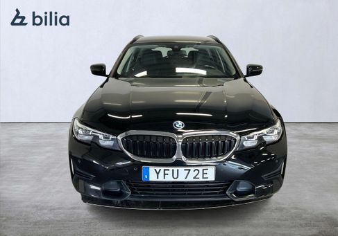 BMW 330, 2022