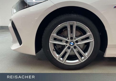BMW 118, 2024