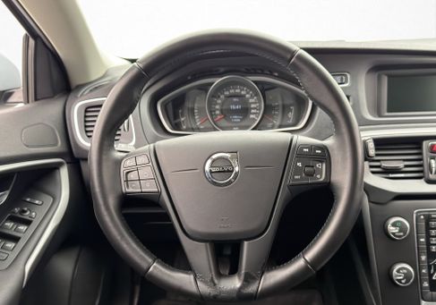 Volvo V40, 2018