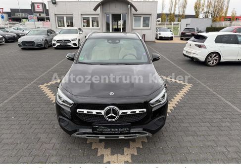 Mercedes-Benz GLA 200, 2020