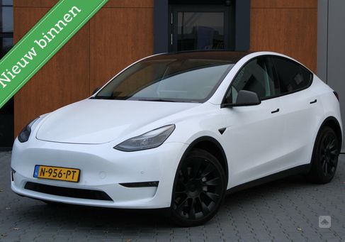 Tesla Model Y, 2021