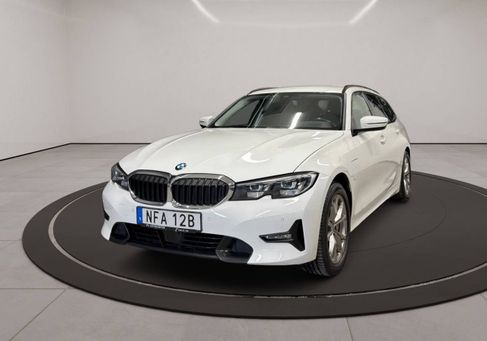 BMW 330, 2021