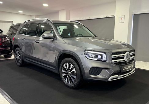 Mercedes-Benz GLB 200, 2022