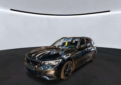 BMW 330, 2022