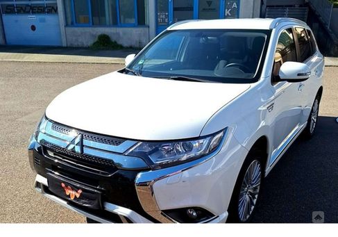 Mitsubishi Outlander, 2020