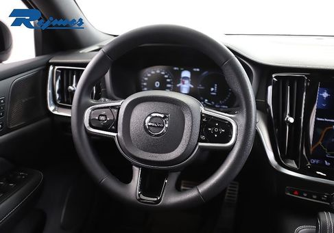 Volvo V60, 2022