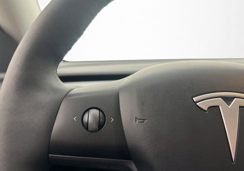 Tesla Model Y, 2023 2