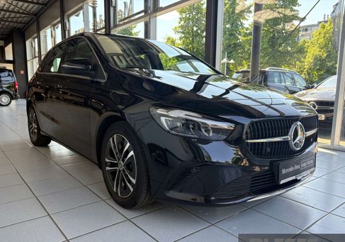 Mercedes-Benz B 200, 2023