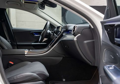 Mercedes-Benz C 180, 2022