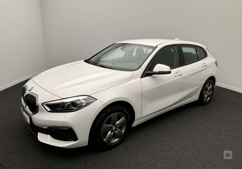 BMW 118, 2021