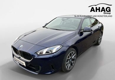 BMW 220, 2025