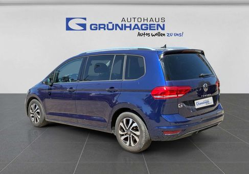 Volkswagen Touran, 2021 3