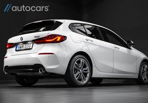 BMW 120, 2022