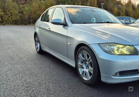 BMW 330, 2006