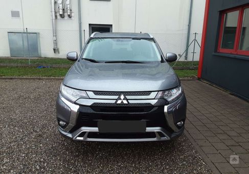 Mitsubishi Outlander, 2020