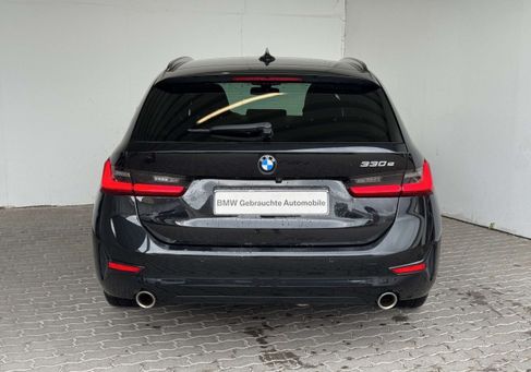 BMW 330, 2021