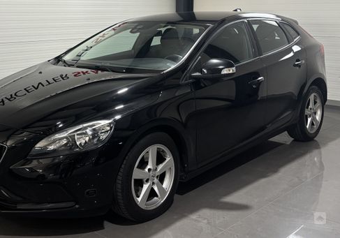 Volvo V40, 2017
