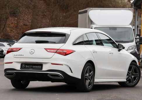 Mercedes-Benz CLA 200, 2023