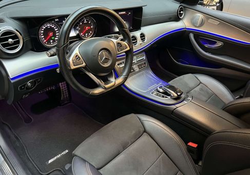 Mercedes-Benz 220, 2018