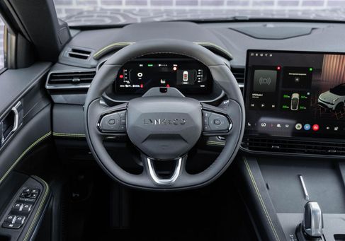 Lynk &amp; Co 01, 2025