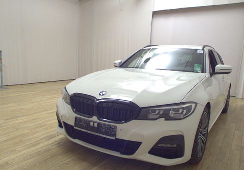 BMW 330, 2020