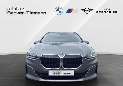 BMW 220, 2025 2