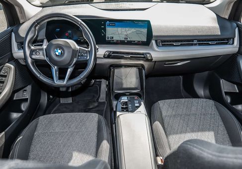 BMW 216, 2023