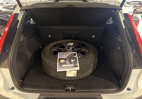 Volvo XC40, 2025 3