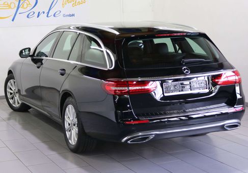 Mercedes-Benz E 220, 2021 3