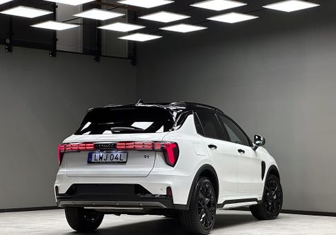 Lynk &amp; Co 01, 2025