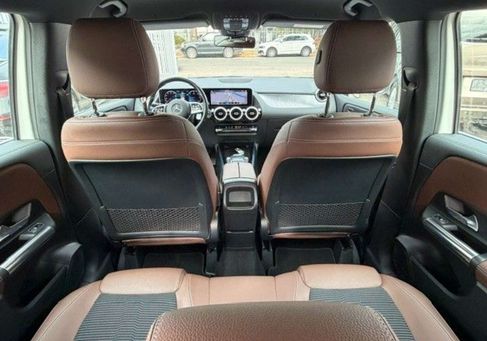 Mercedes-Benz B 180, 2020 3
