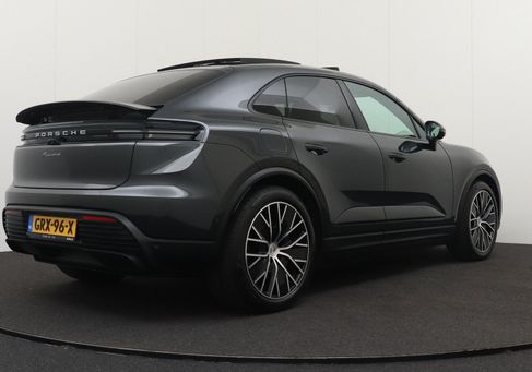 Porsche Macan, 2024 3