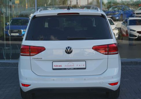 Volkswagen Touran, 2021 3