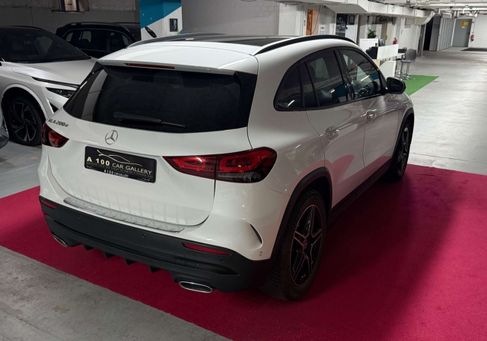 Mercedes-Benz GLA 200, 2022