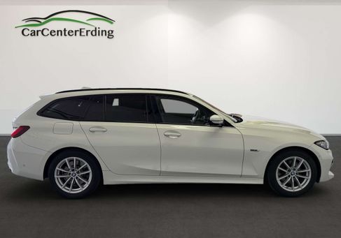BMW 330, 2023