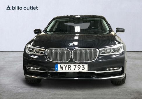 BMW 730, 2016