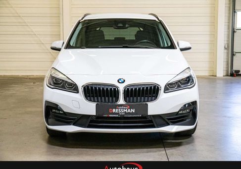 BMW 216, 2019
