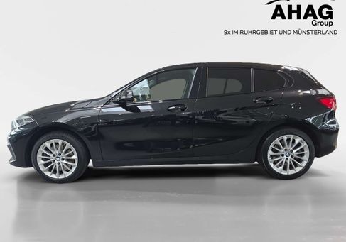BMW 120, 2023