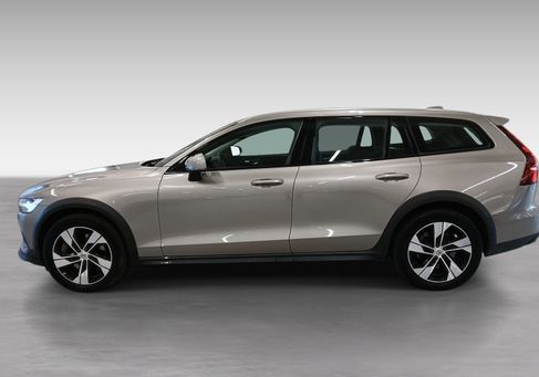 Volvo V60 Cross Country, 2022