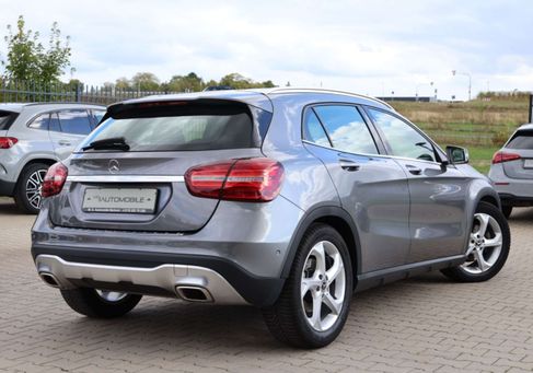 Mercedes-Benz GLA 200, 2019 3
